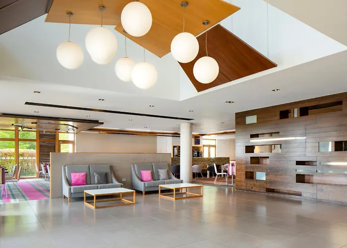 Holiday Inn Express London - Epsom Downs By Ihg